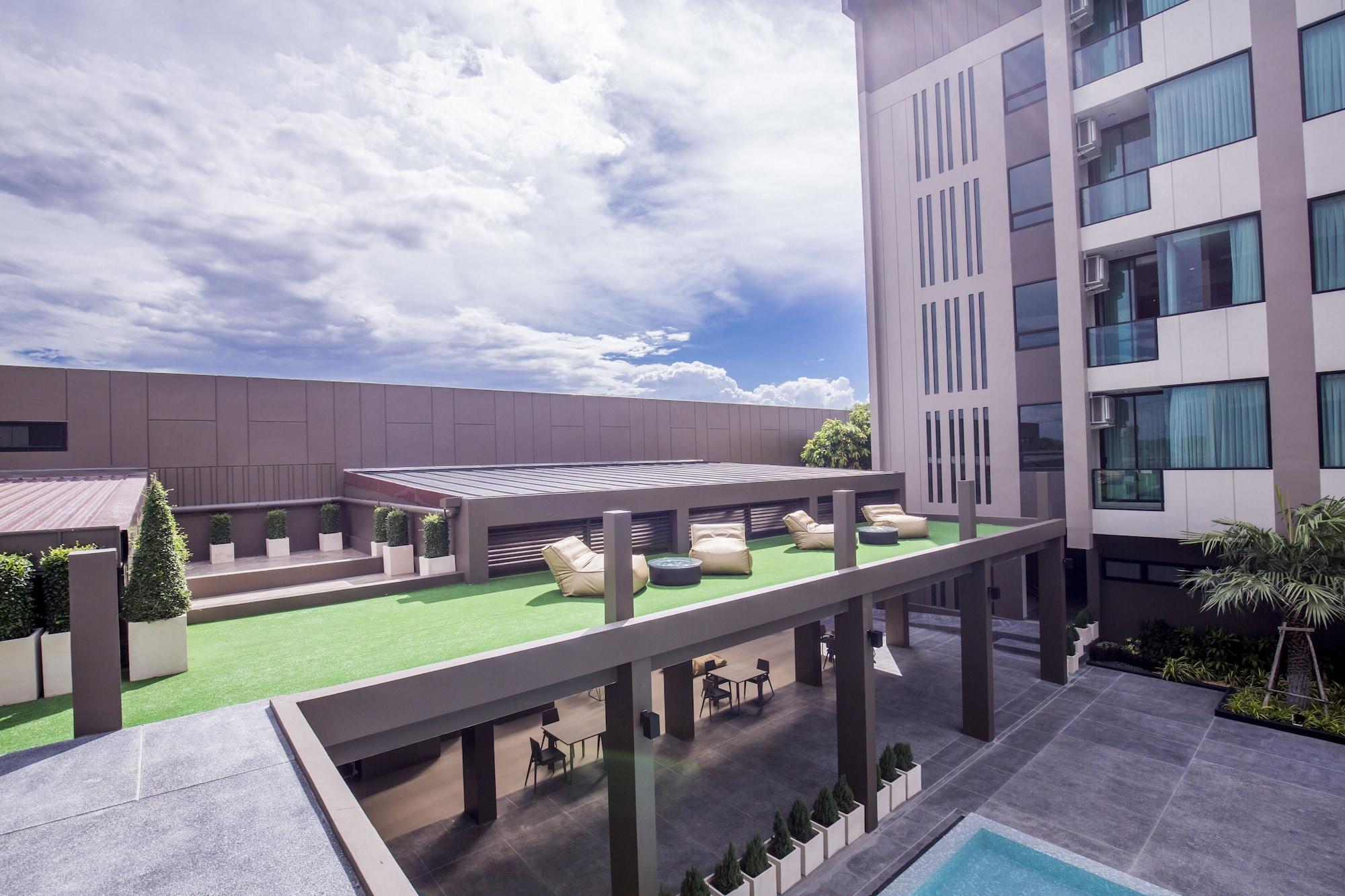 The Crystal Hotel Buriram - Formerly X2 Vibe Бурирам Экстерьер фото