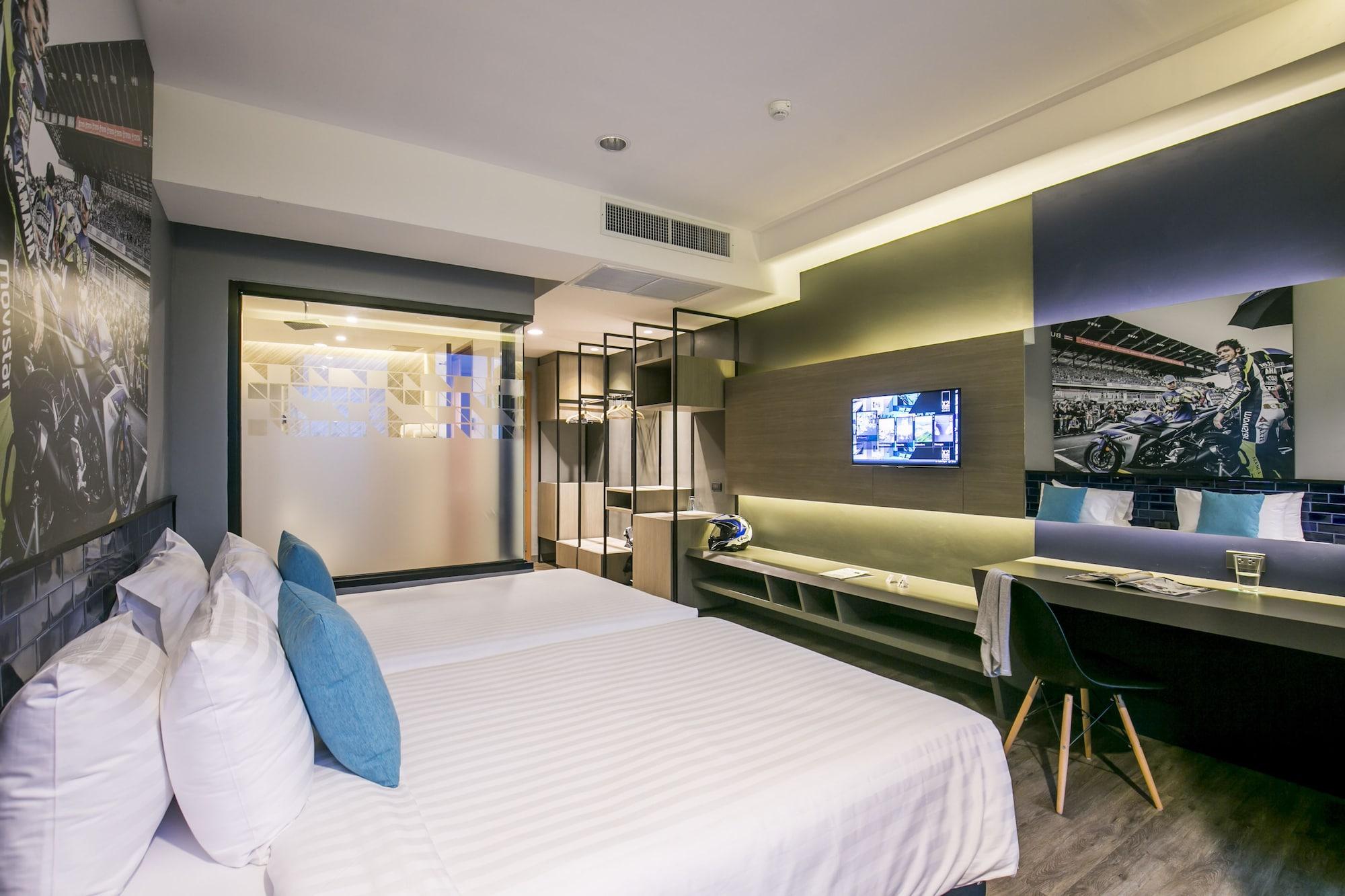 The Crystal Hotel Buriram - Formerly X2 Vibe Бурирам Экстерьер фото